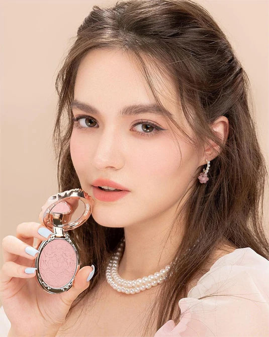 Flower Knows – Strawberry Rococo Embossed Blush (01 Angel Chanson)