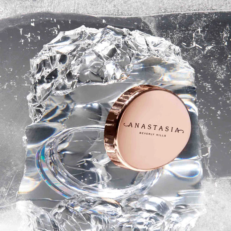 Anastasia Beverly Hills – Brow Freeze Styling Wax