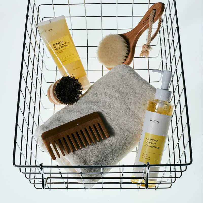 iUNIK Calendula Balancing Gel Cleanser (150ml)