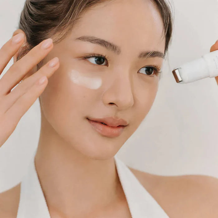 Dr. Althea Retinol Flat Iron Eye Roller (25ml)