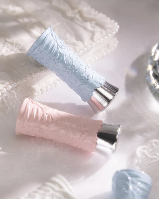 Flower Knows – Swan Ballet Shine Lipstick (B02 Mary Jane)